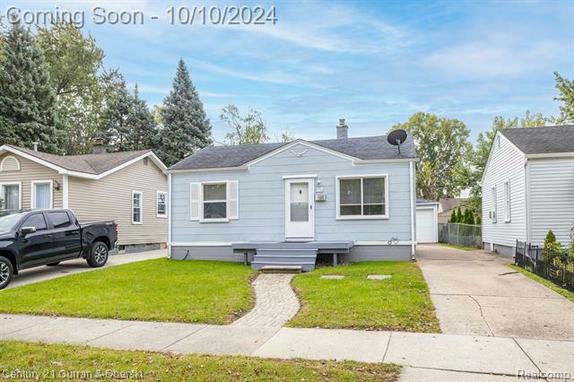 Property Photo:  576 E Barrett Avenue  MI 48071 