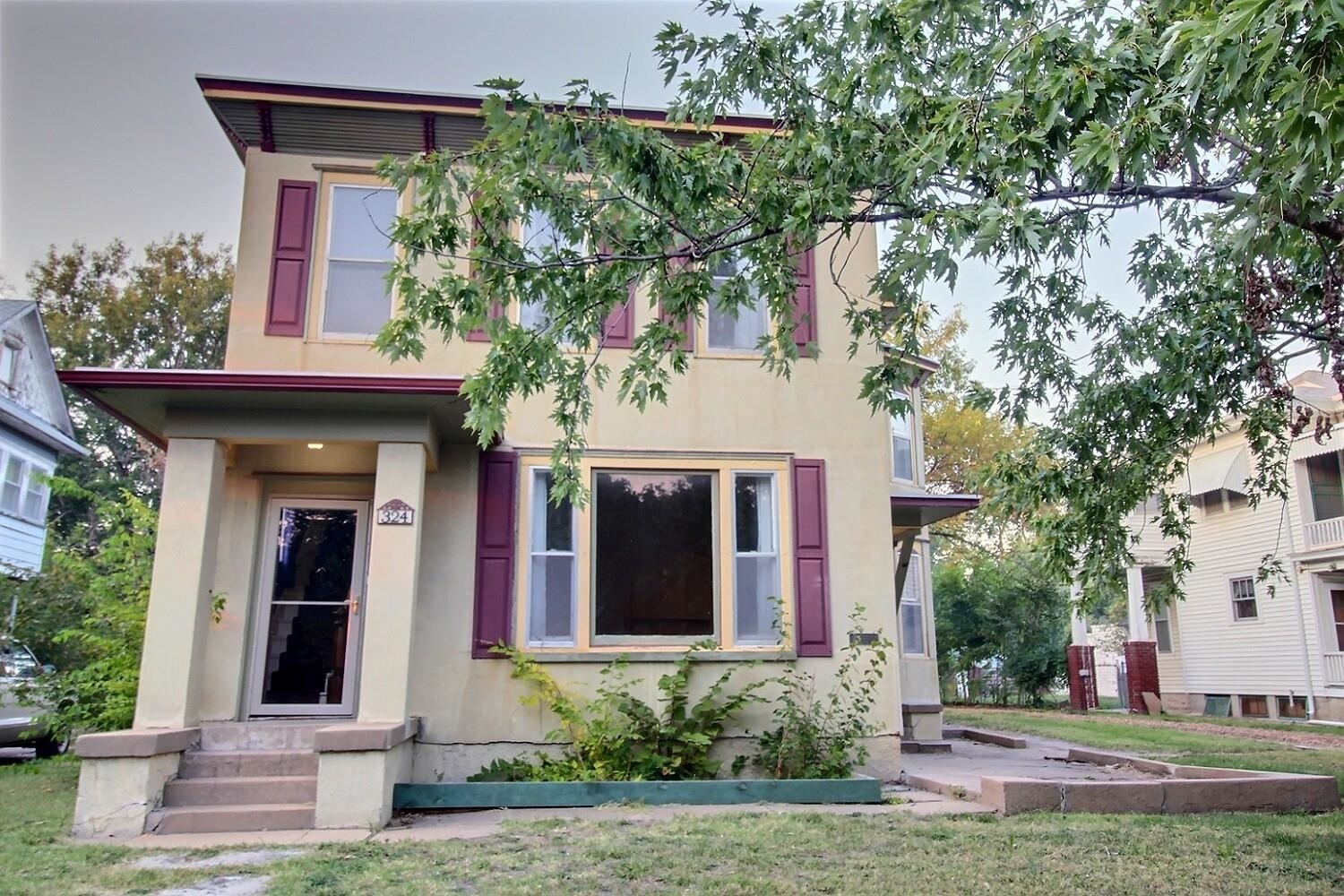 Property Photo:  324 E 3rd St  KS 67114 