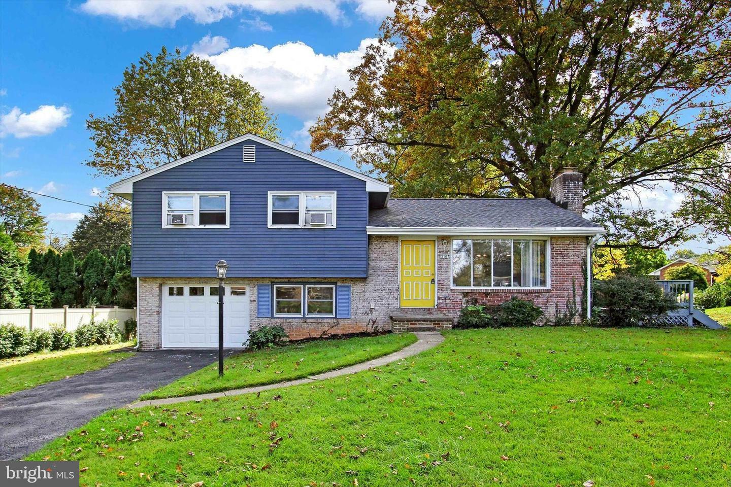 Property Photo:  216 Garland Drive  PA 17013 