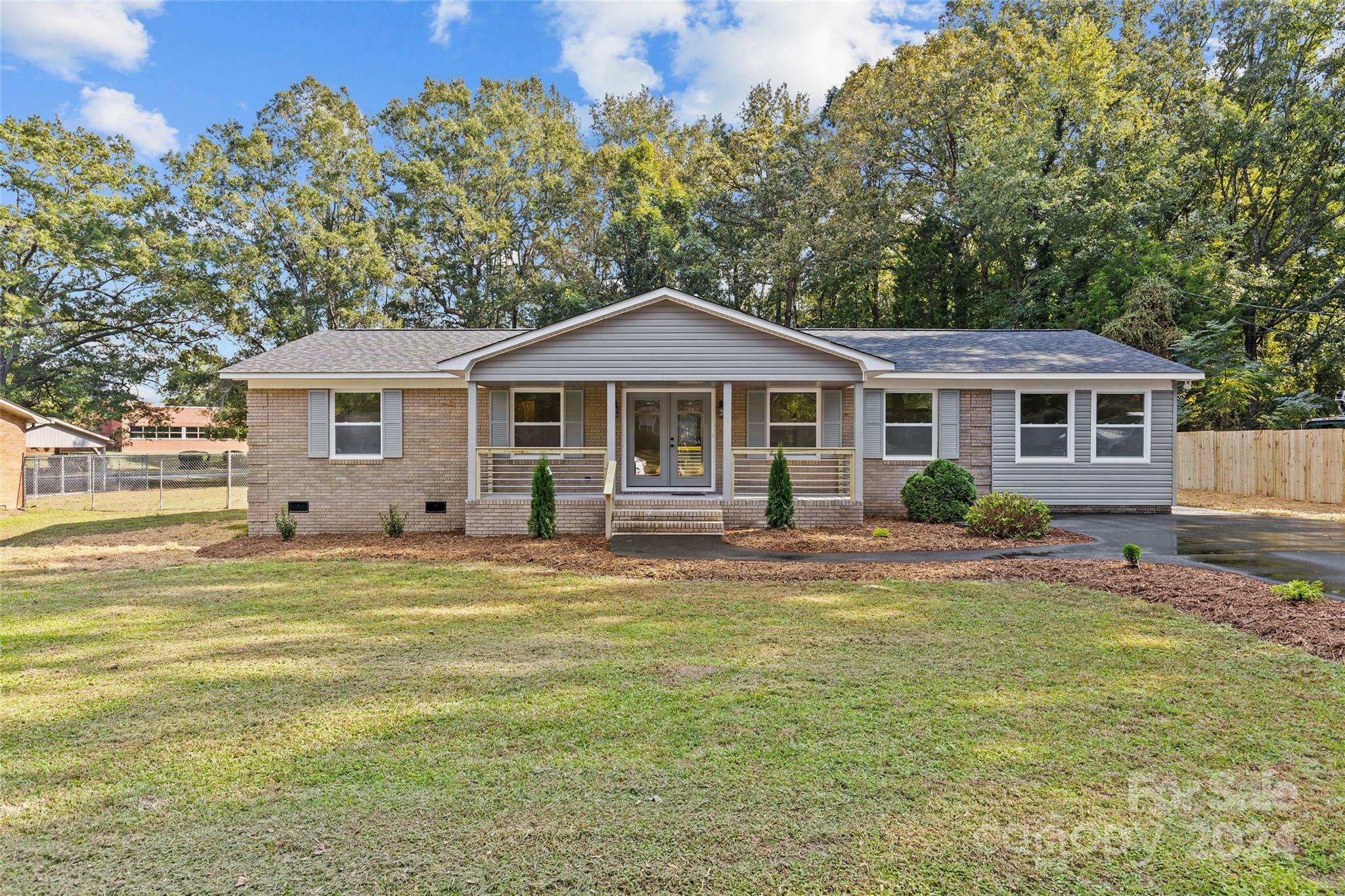 Property Photo:  200 Anne Street  NC 28104 