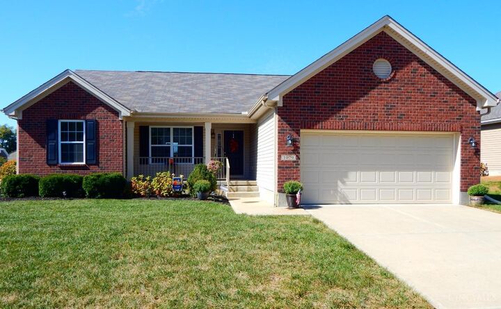 1079 Spruce Glen  Hamilton Twp OH 45152 photo