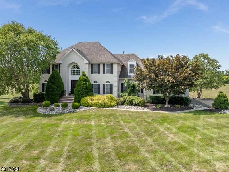 Property Photo:  6 Ridgeview Ct  NJ 08551 