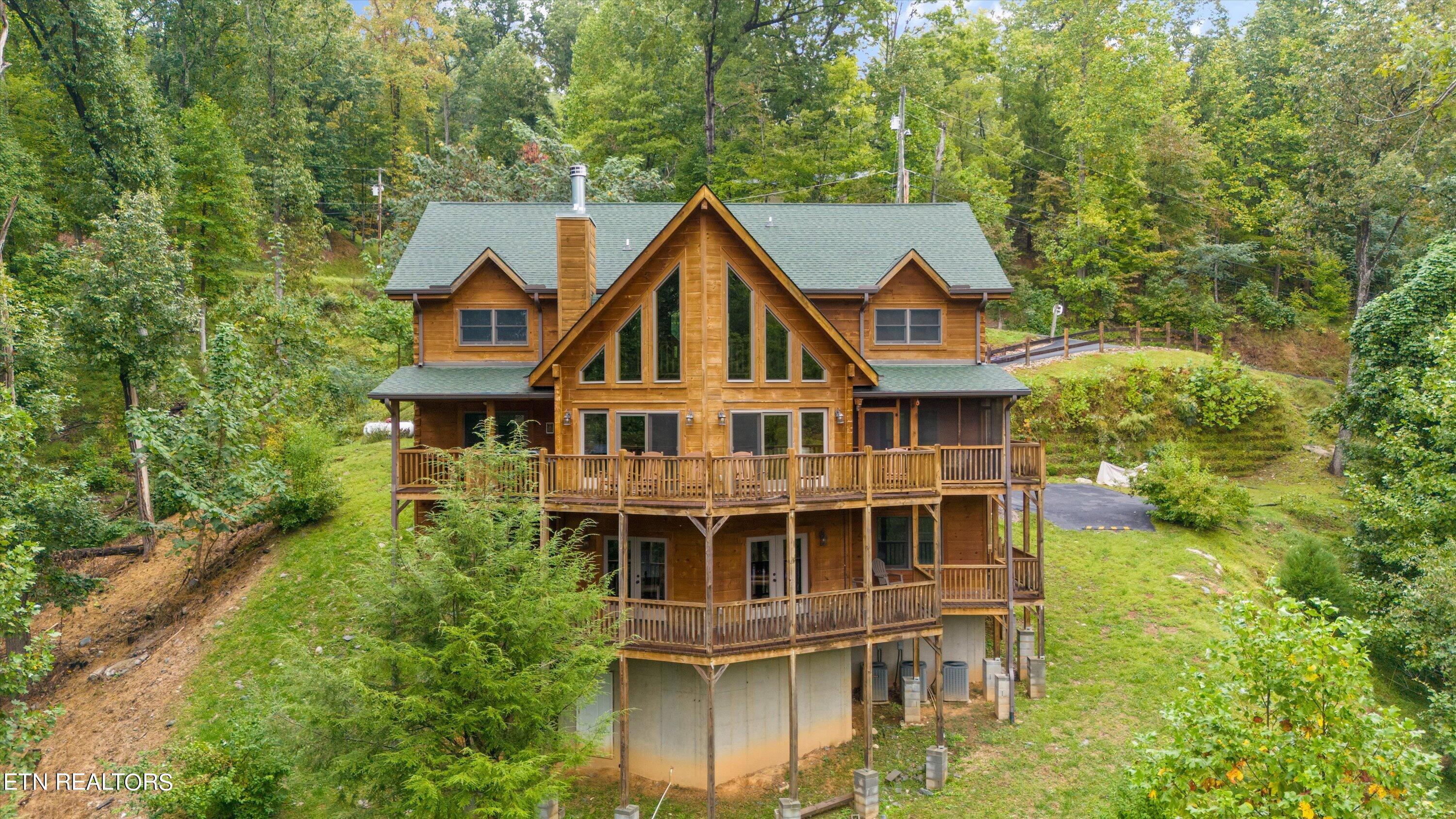Property Photo: 509 Woodland Drive TN 37738