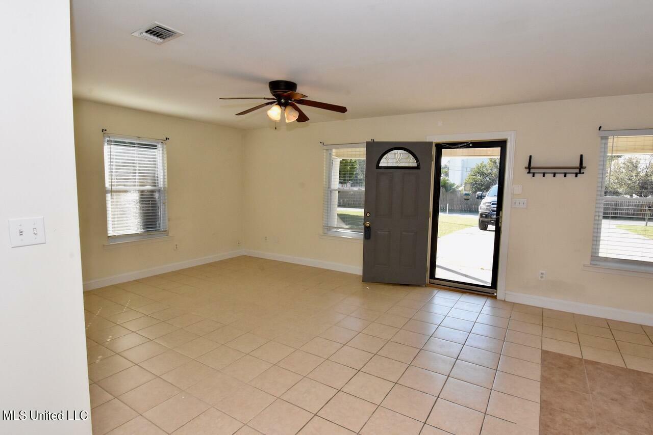 Property Photo:  810 26th Street  MS 39501 