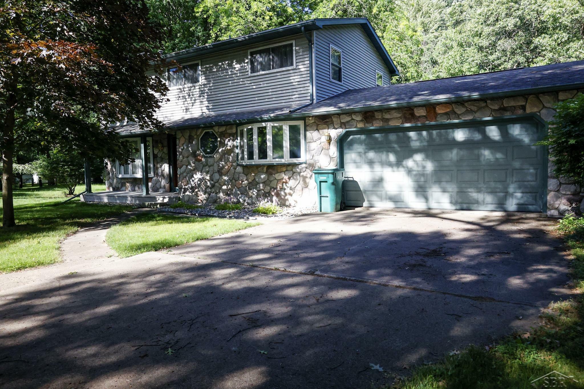 Property Photo:  2984 Lupine Court  MI 48706 