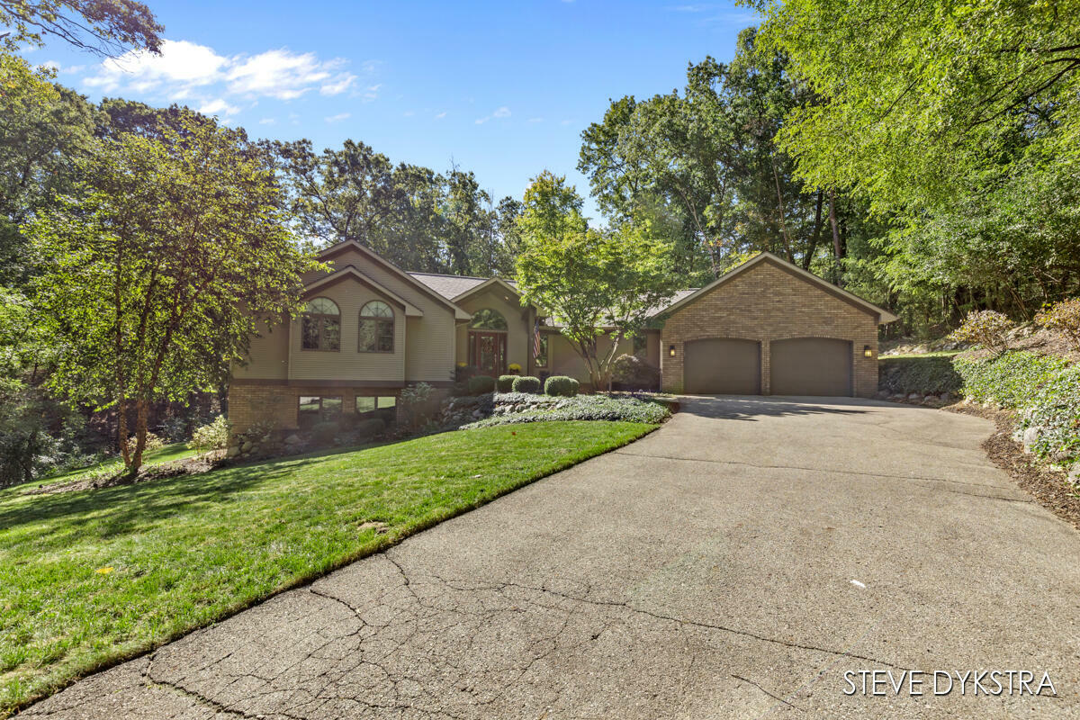 Property Photo:  6200 Cannon Highlands Drive NE  MI 49306 