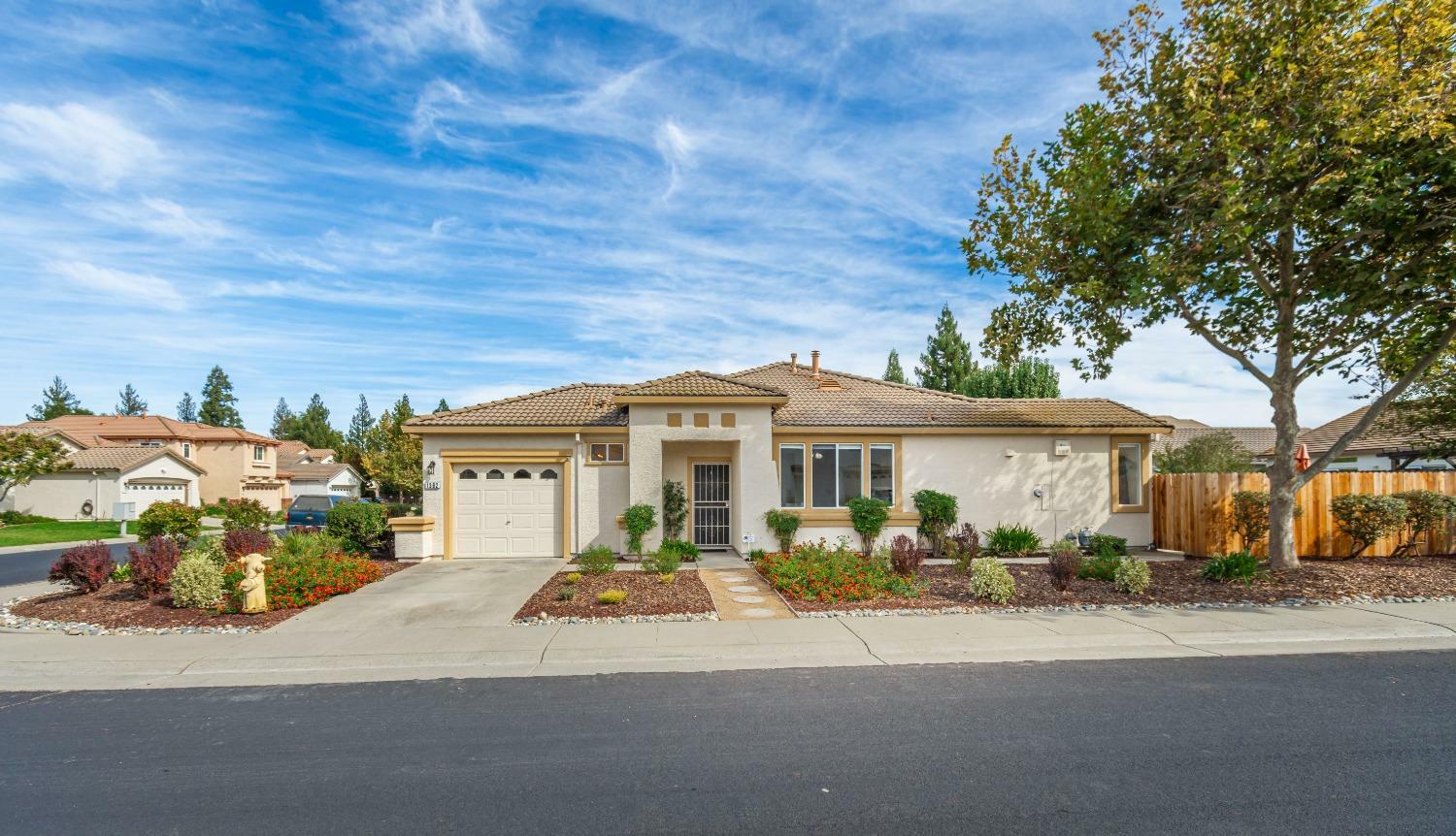 Property Photo:  1382 Whitstable Drive  CA 95747 