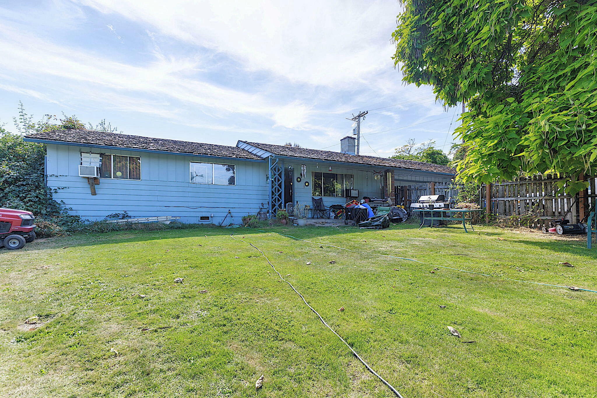 Property Photo:  1701 Allen Creek Road  OR 97527 