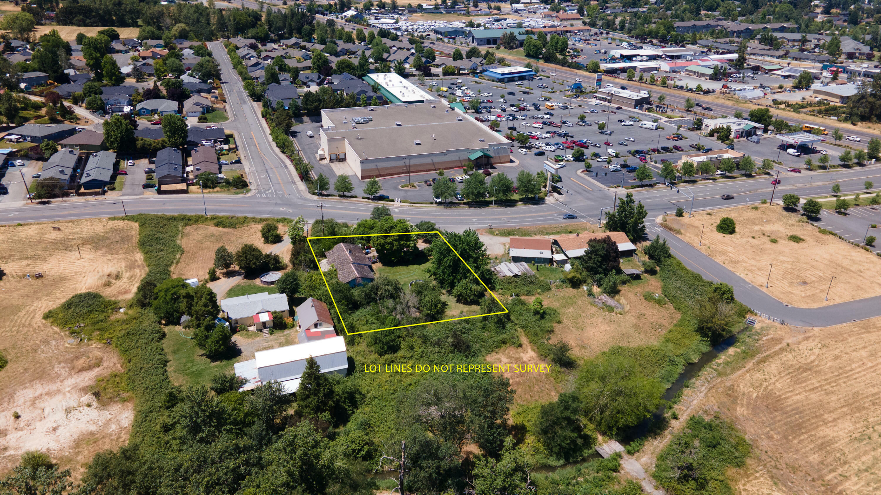 Property Photo: 1701 Allen Creek Road OR 97527