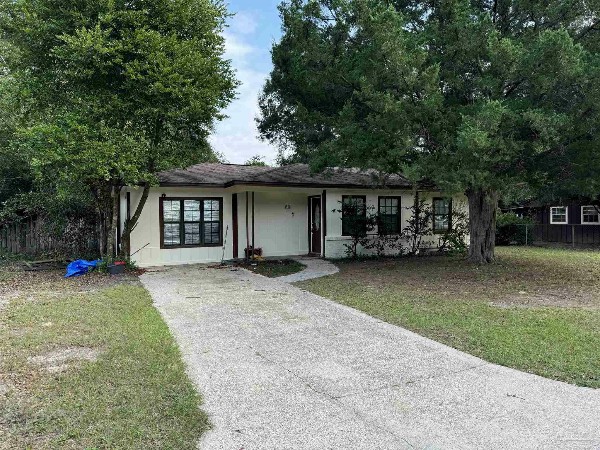 Property Photo:  5758 Hickory St  FL 32570 