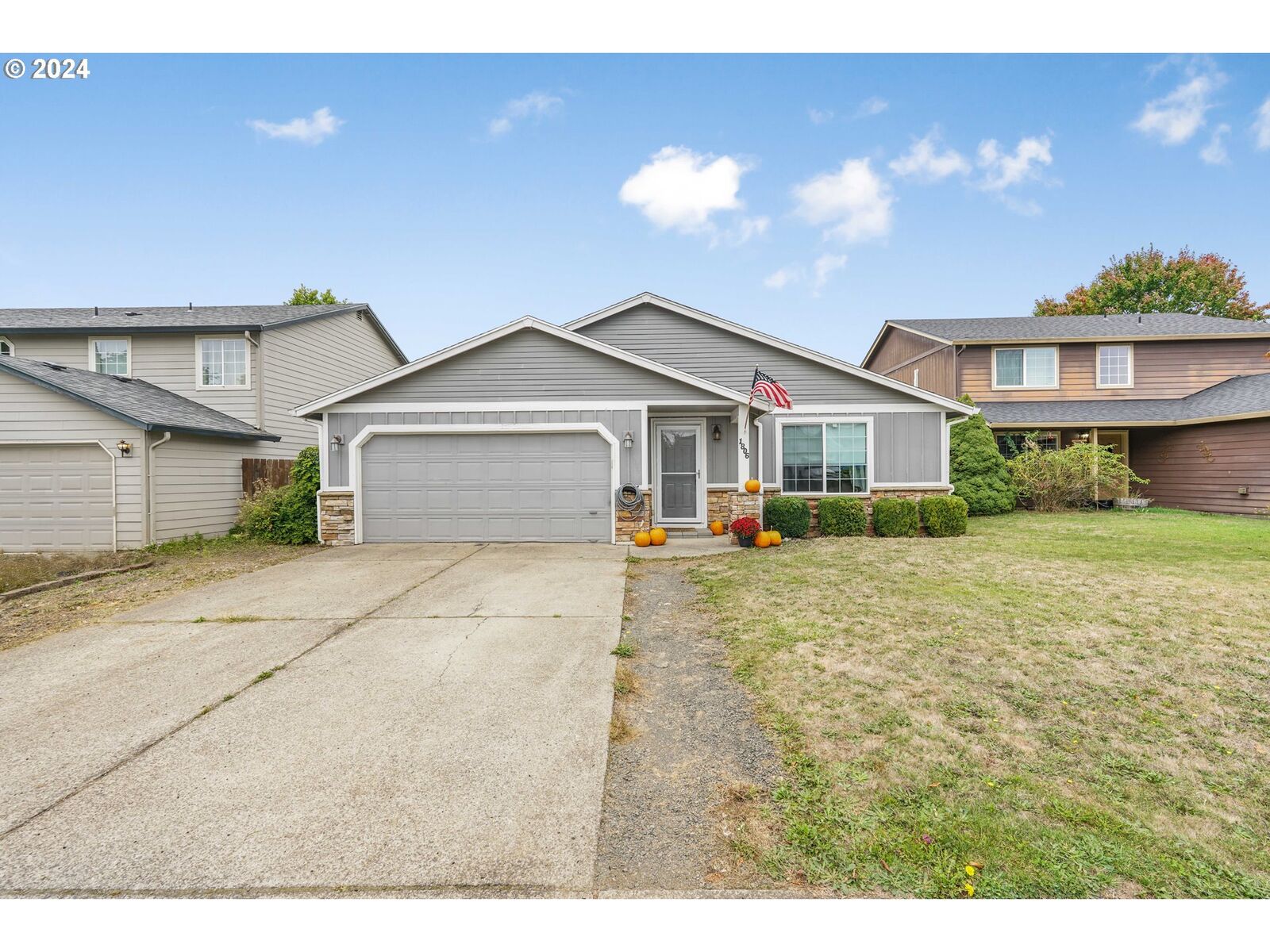 Property Photo:  1806 NW 4th St  WA 98604 