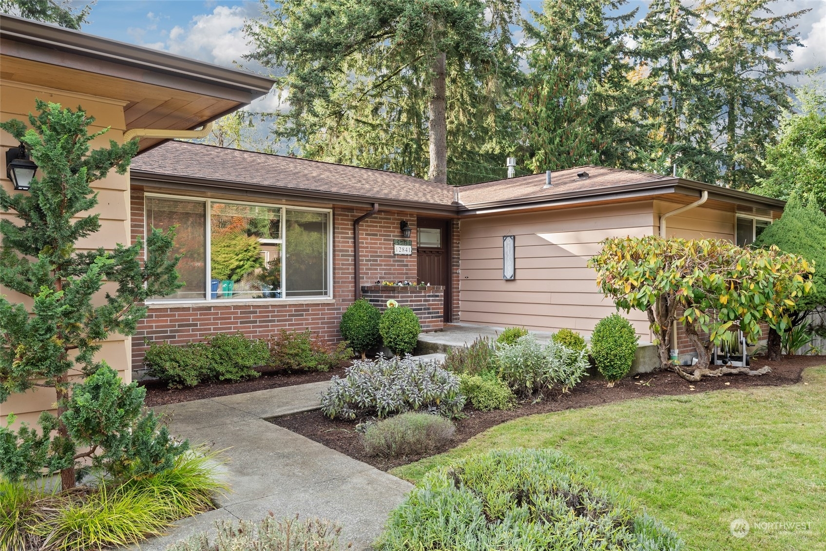 Property Photo:  12841 81st Avenue NE  WA 98034 