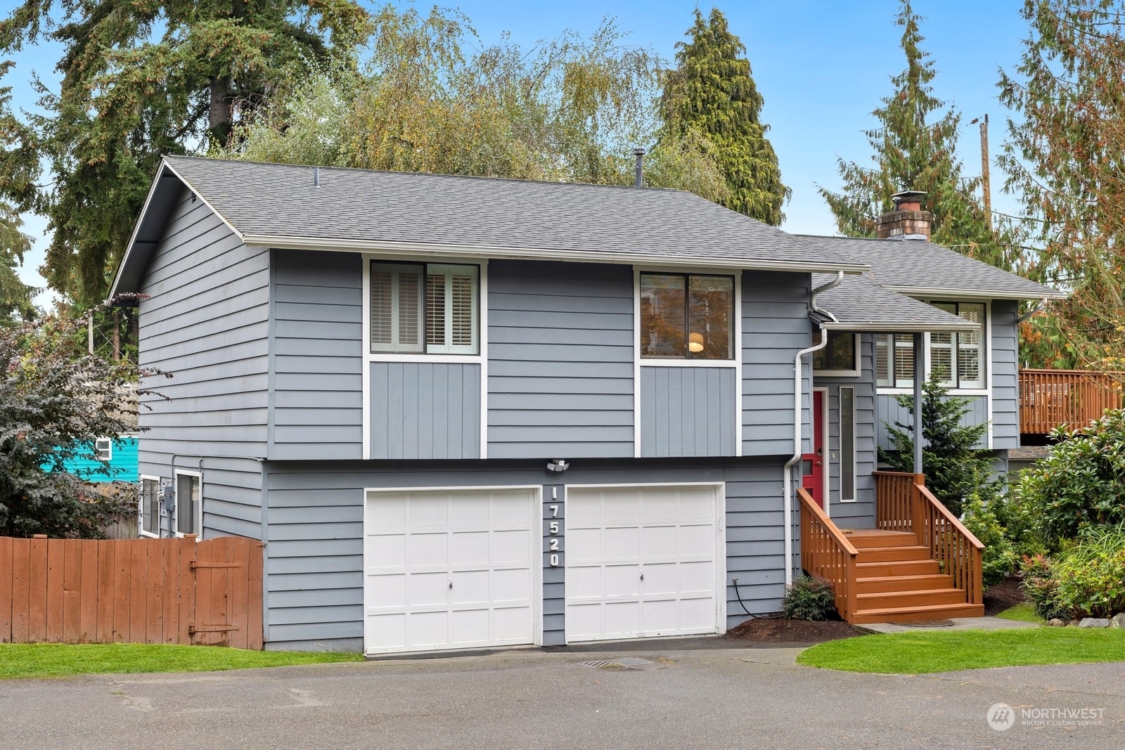 Property Photo:  17520 9th Court NE  WA 98155 