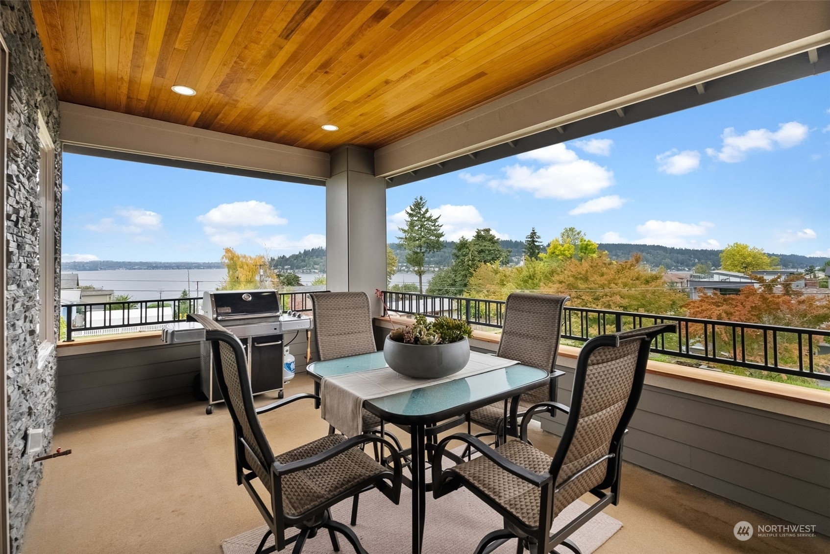 Property Photo:  907 N 33rd Street  WA 98056 