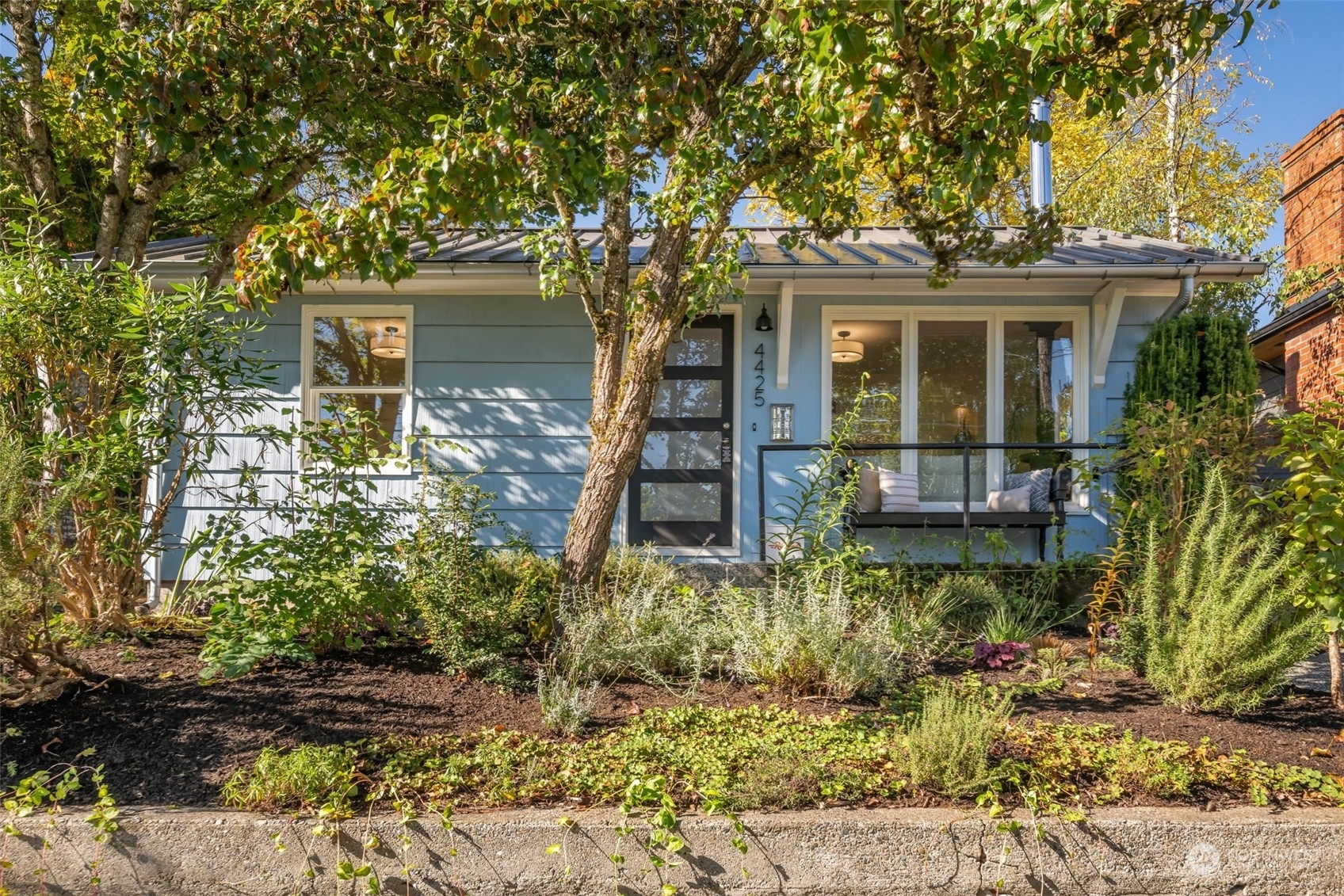 Property Photo:  4425 42nd Avenue S  WA 98118 