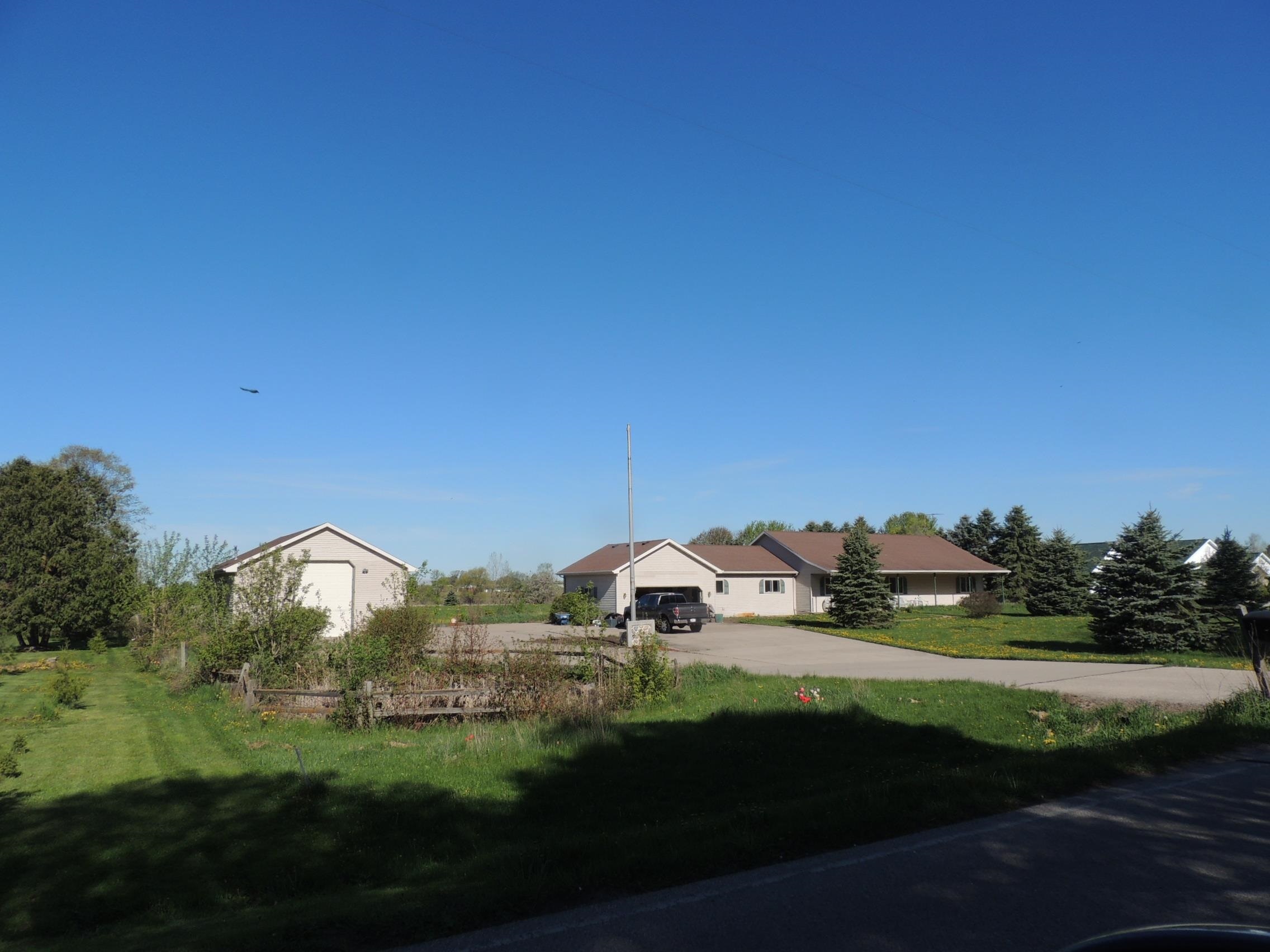 Property Photo:  8799 Oakwood Avenue  WI 54956-9393 