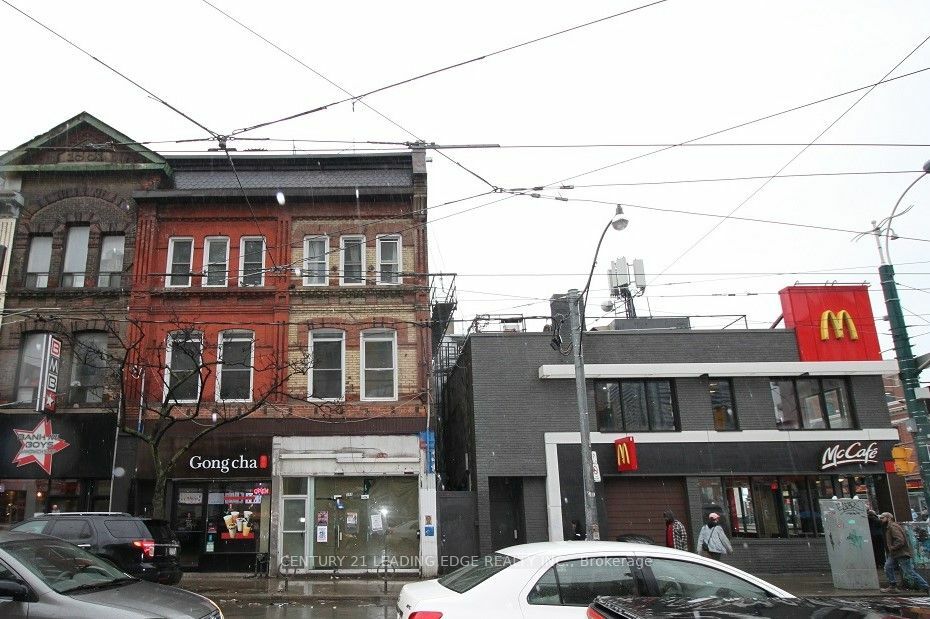 Property Photo:  388 Queen St W 3rd Flr  ON M5V 2A6 