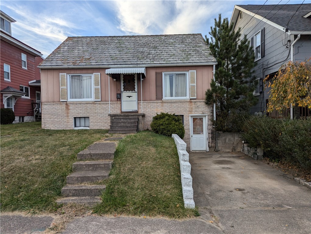 Property Photo: 32 Mullen St PA 15401