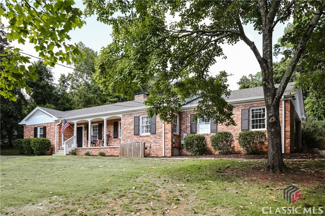 Property Photo:  210 Riverhill Drive  GA 30606 