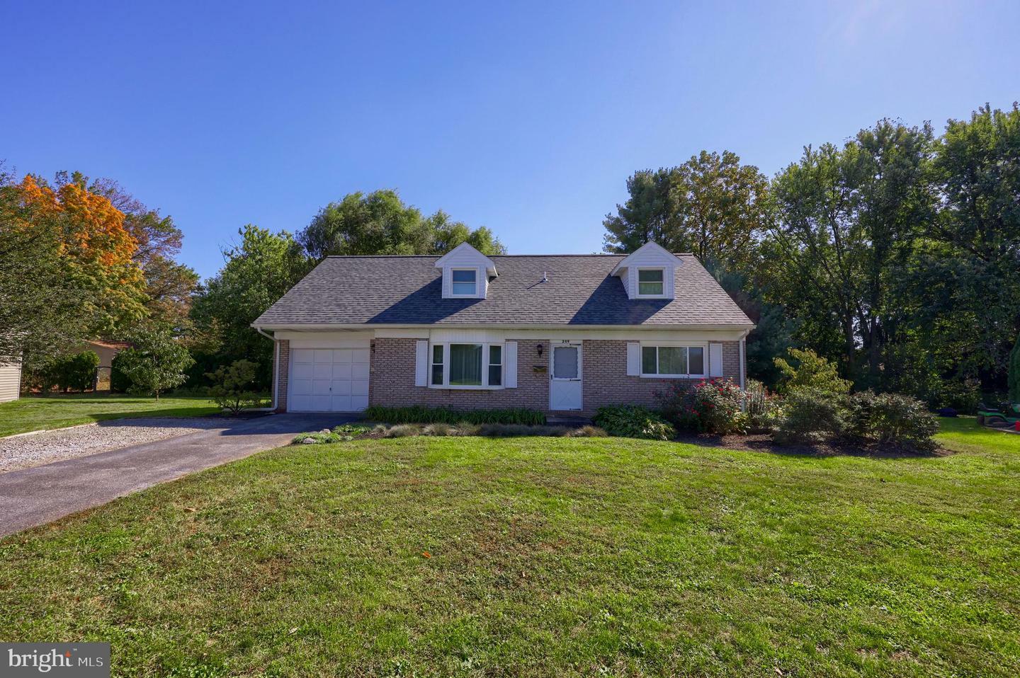 Property Photo:  209 Skylark Road  PA 17543 