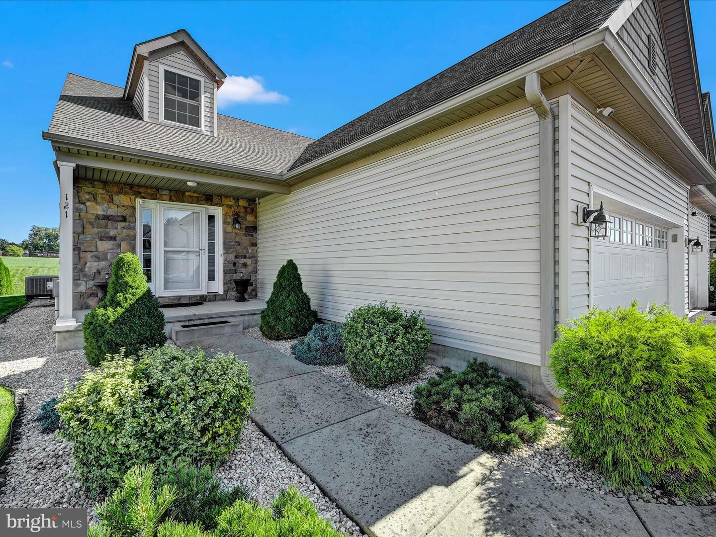 Property Photo:  121 Creekview Drive  PA 17562 