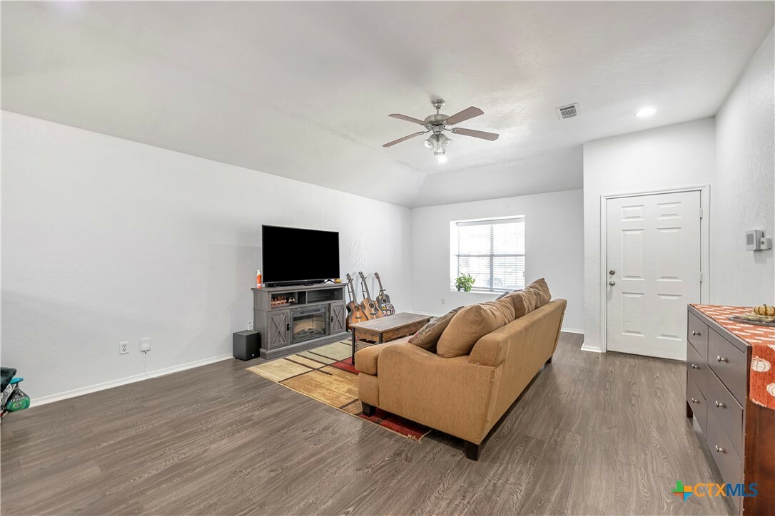 Property Photo:  2109 Miller Street  TX 76513 