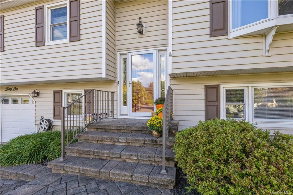 Property Photo:  31 Southpark Drive  NY 10923 