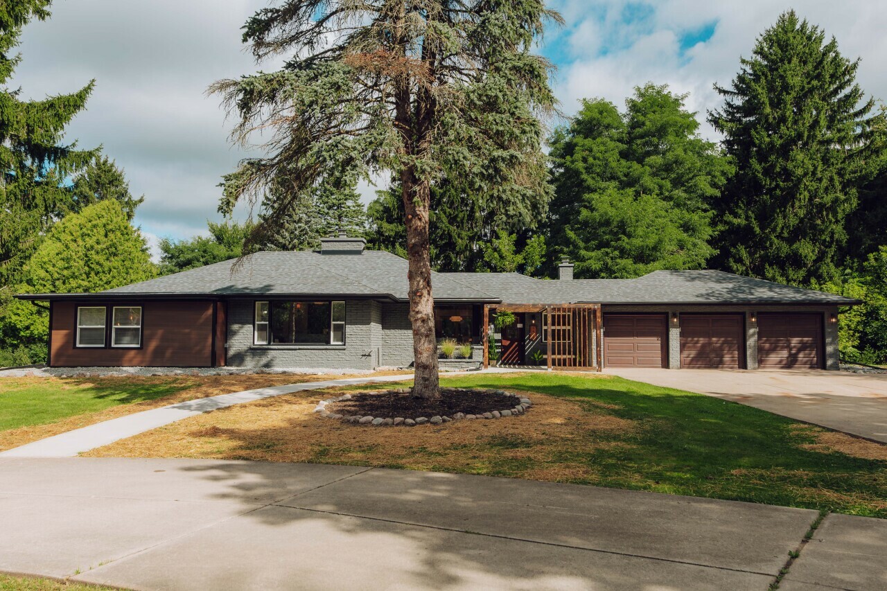 Property Photo: 5410 W Pleasant Dr WI 53092