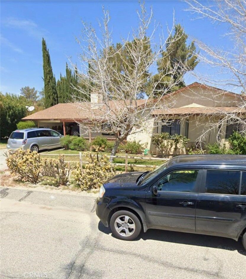 Property Photo:  16109 Chuka Avenue  CA 93591 