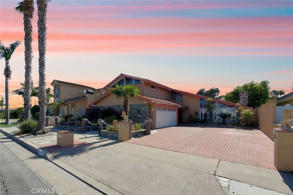 Property Photo:  17179 Roundhill Street  CA 92649 