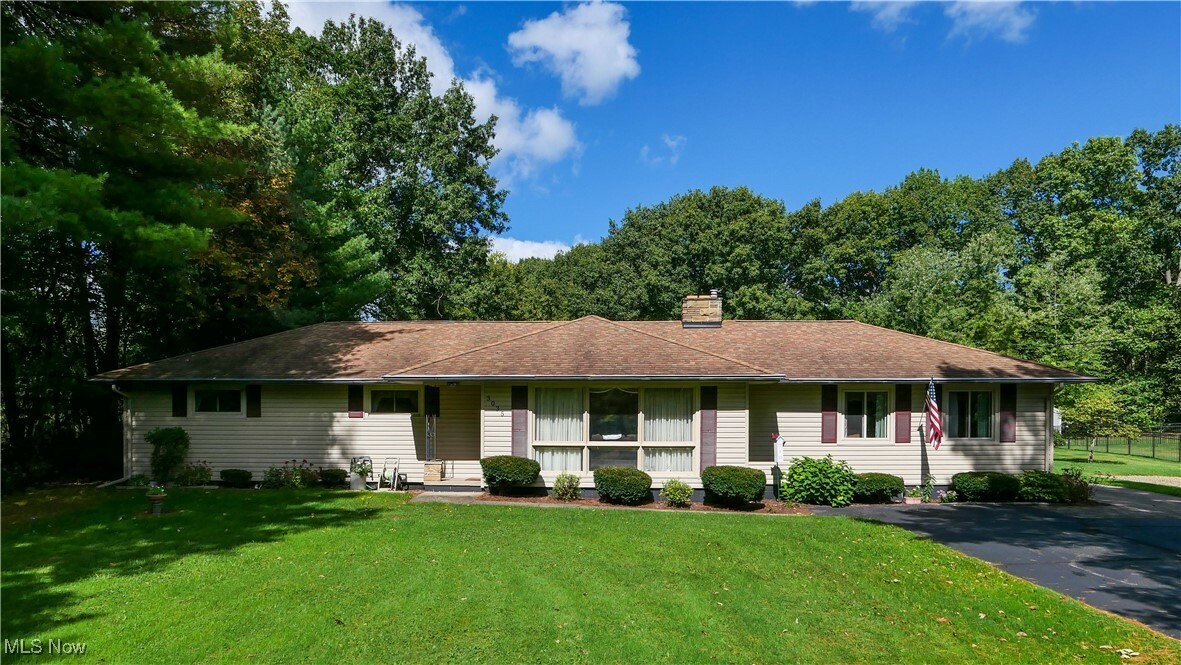 Property Photo:  3035 Hamilton Road  OH 44256 