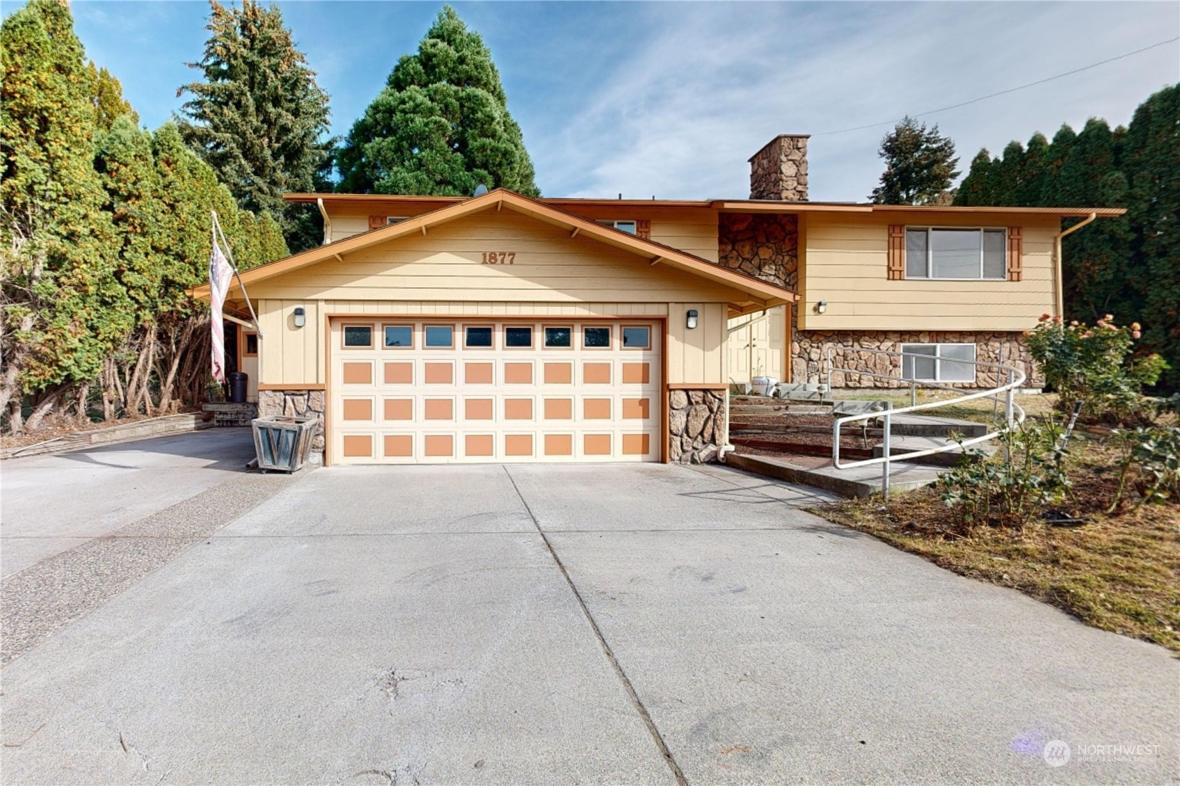 Property Photo:  1877 Fern Avenue  WA 99362 