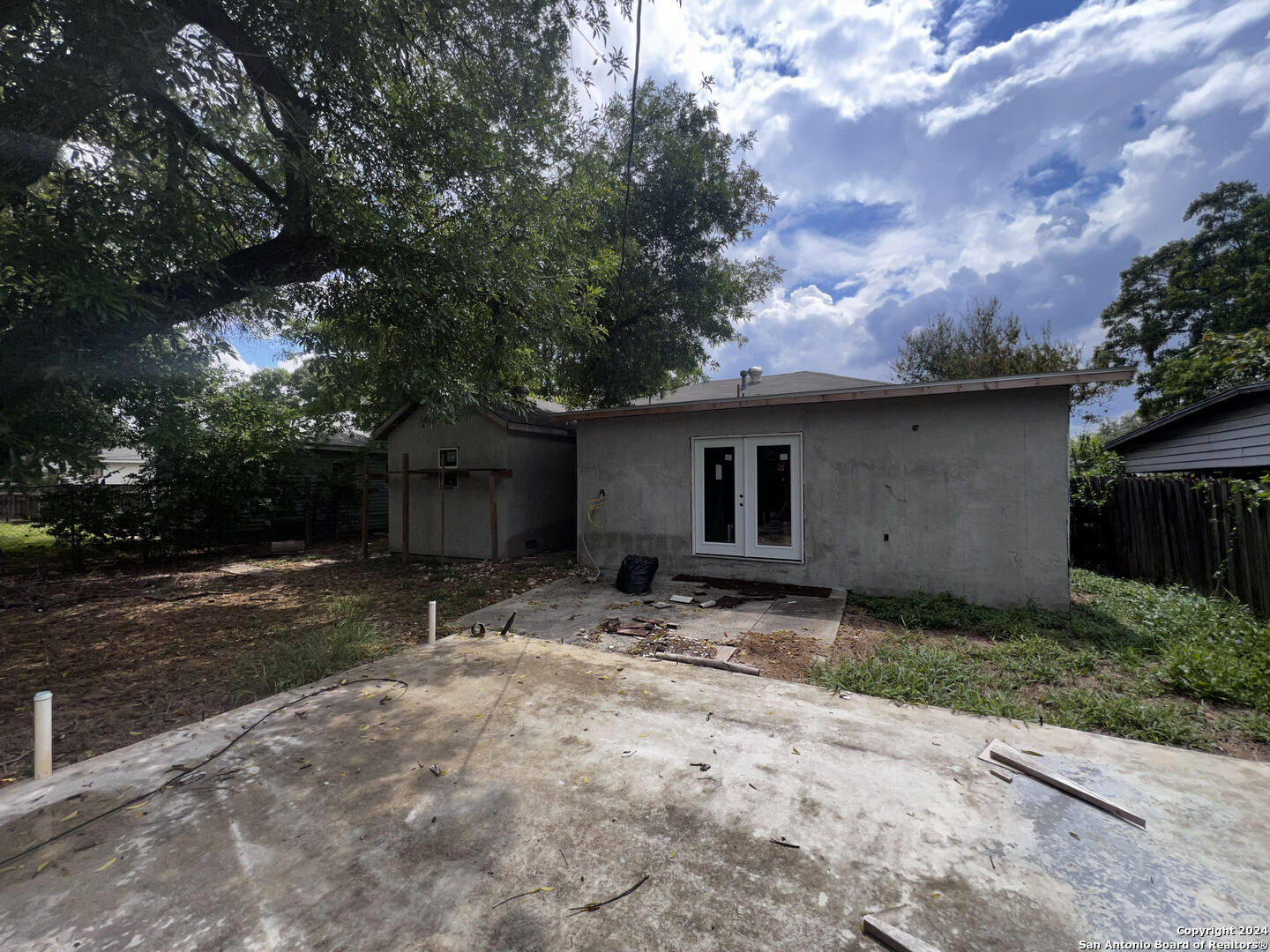 Property Photo:  2419 W Mistletoe Ave  TX 78228 