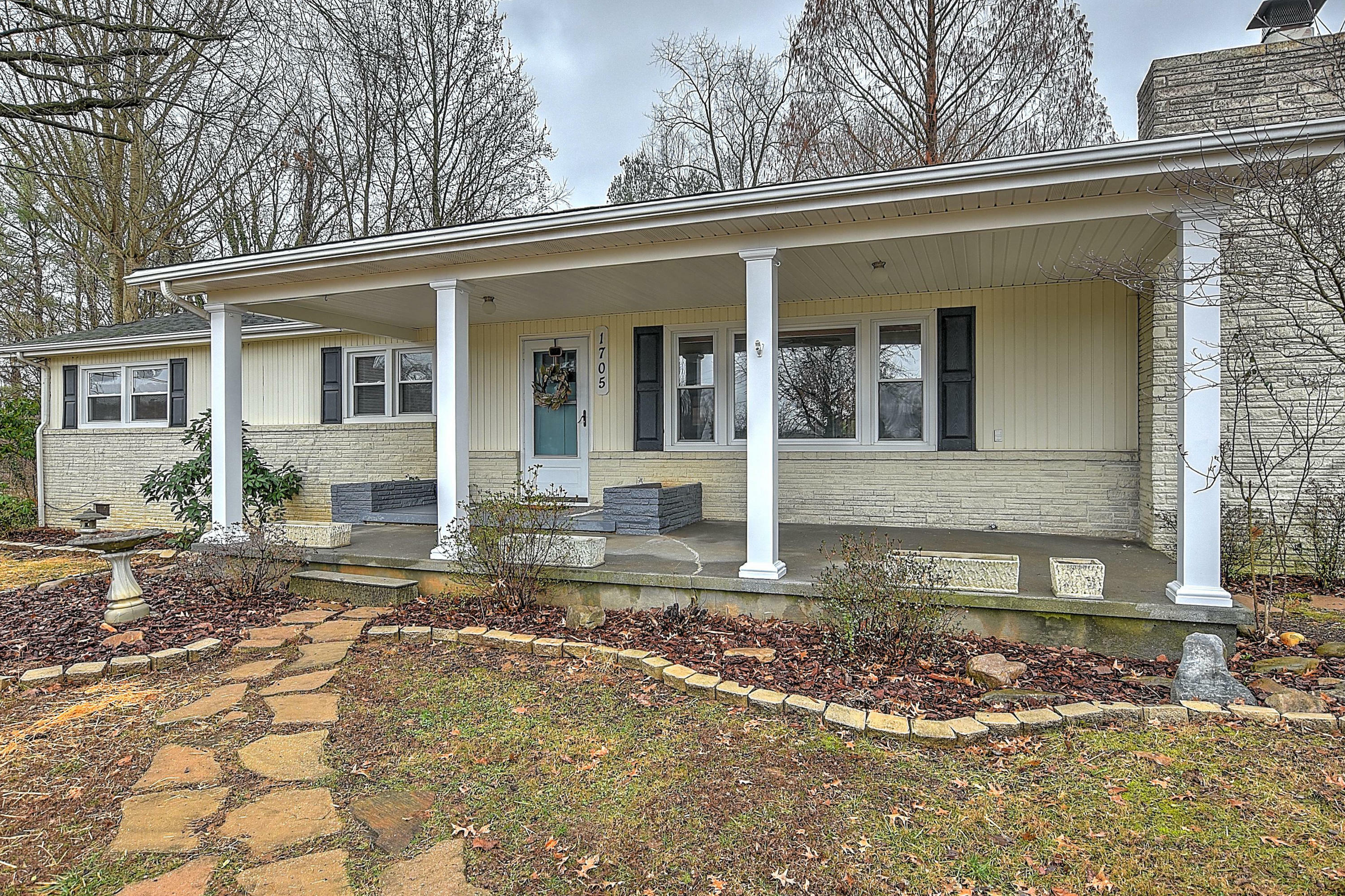 Property Photo:  1705 Sunnyview Circle  TN 37601 