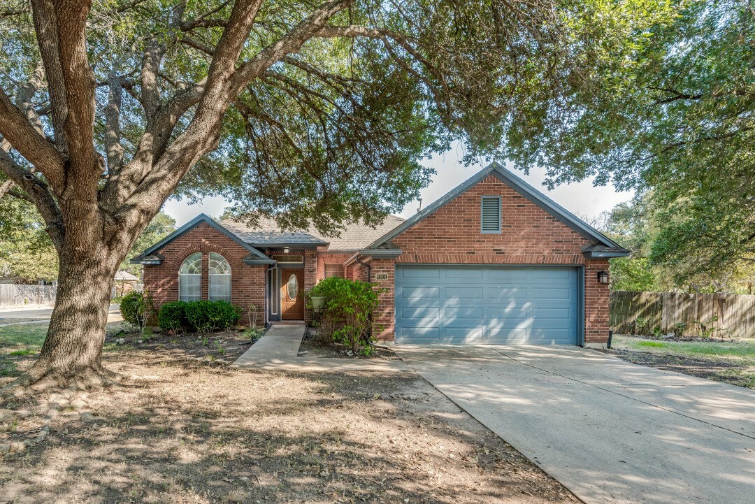 Property Photo:  8801 Escabosa Drive  TX 78748 