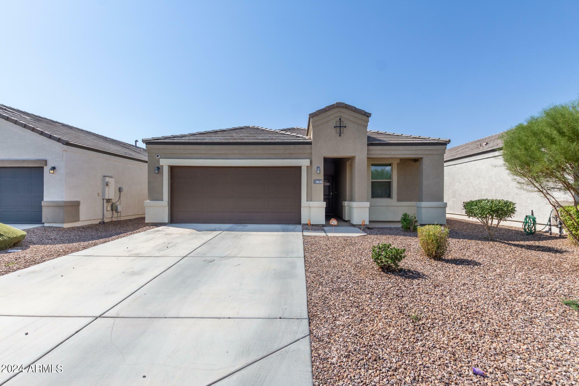 Property Photo:  28658 N Geode Drive  AZ 85143 