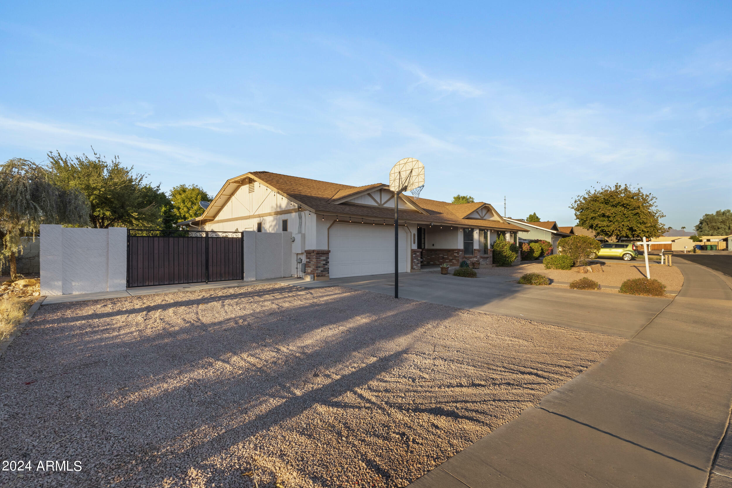 Property Photo:  5540 E Dolphin Avenue  AZ 85206 