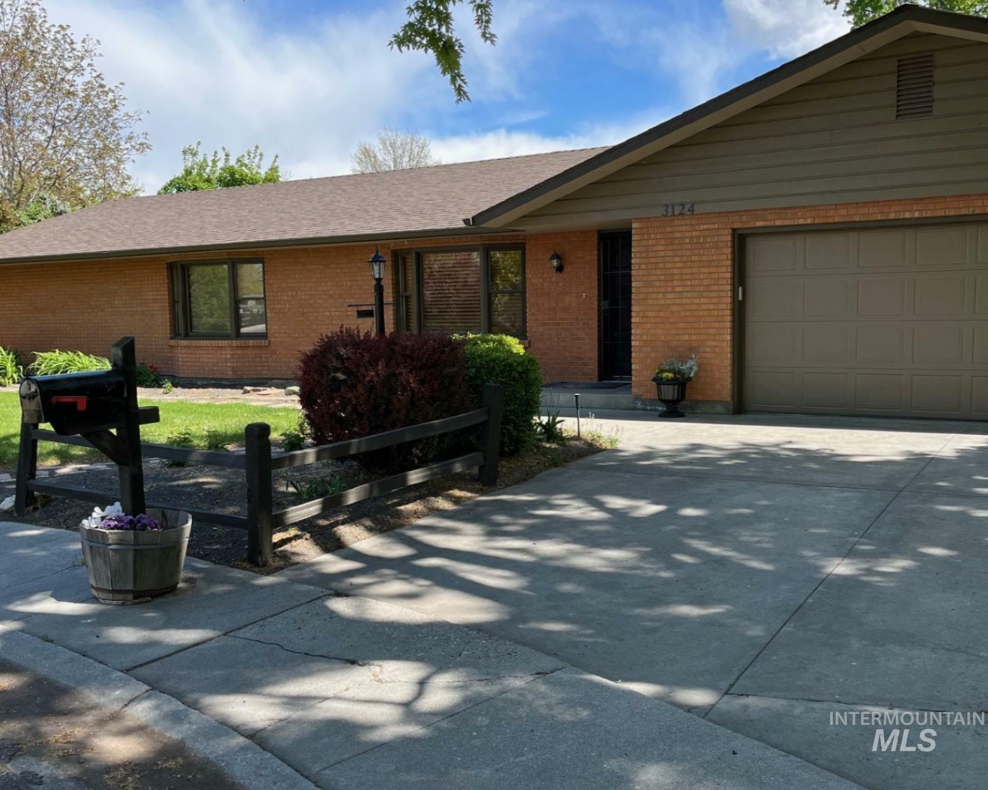 Property Photo:  3124 Ponderosa Pl  ID 83605 