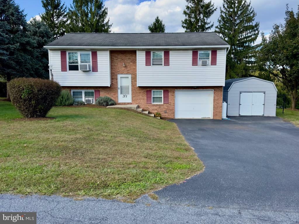 Property Photo:  201 Beechwood Drive  PA 17543 