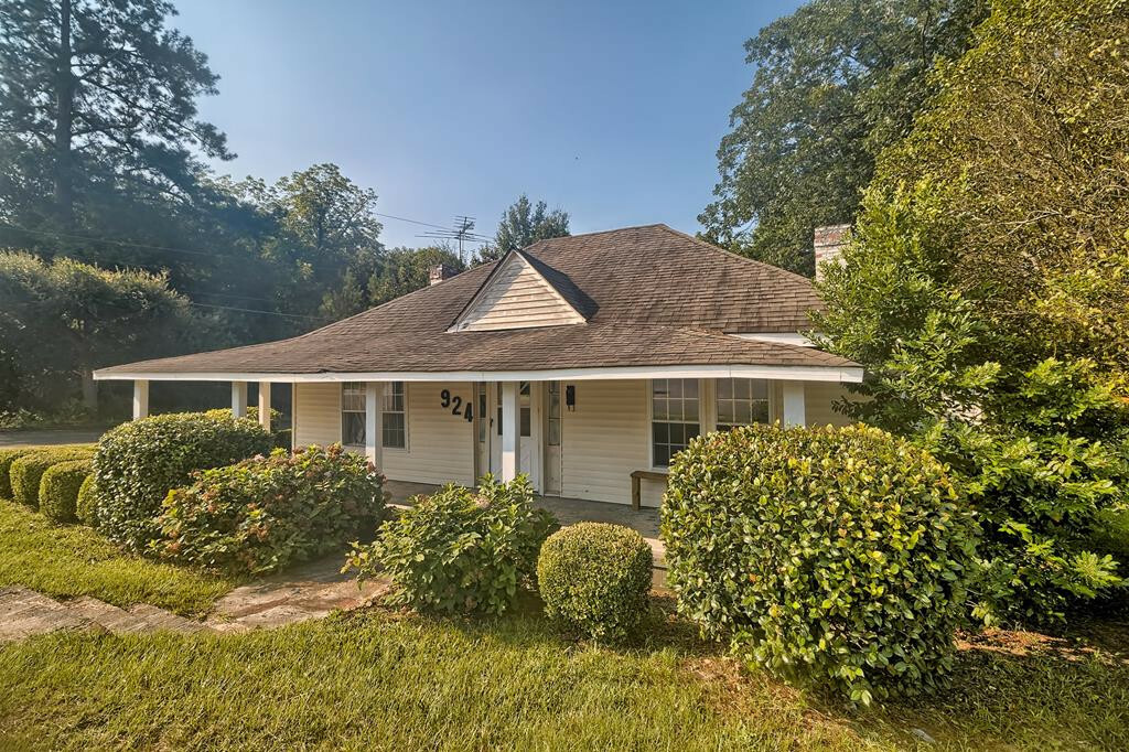 Property Photo:  924 Bridge Street  SC 29135 