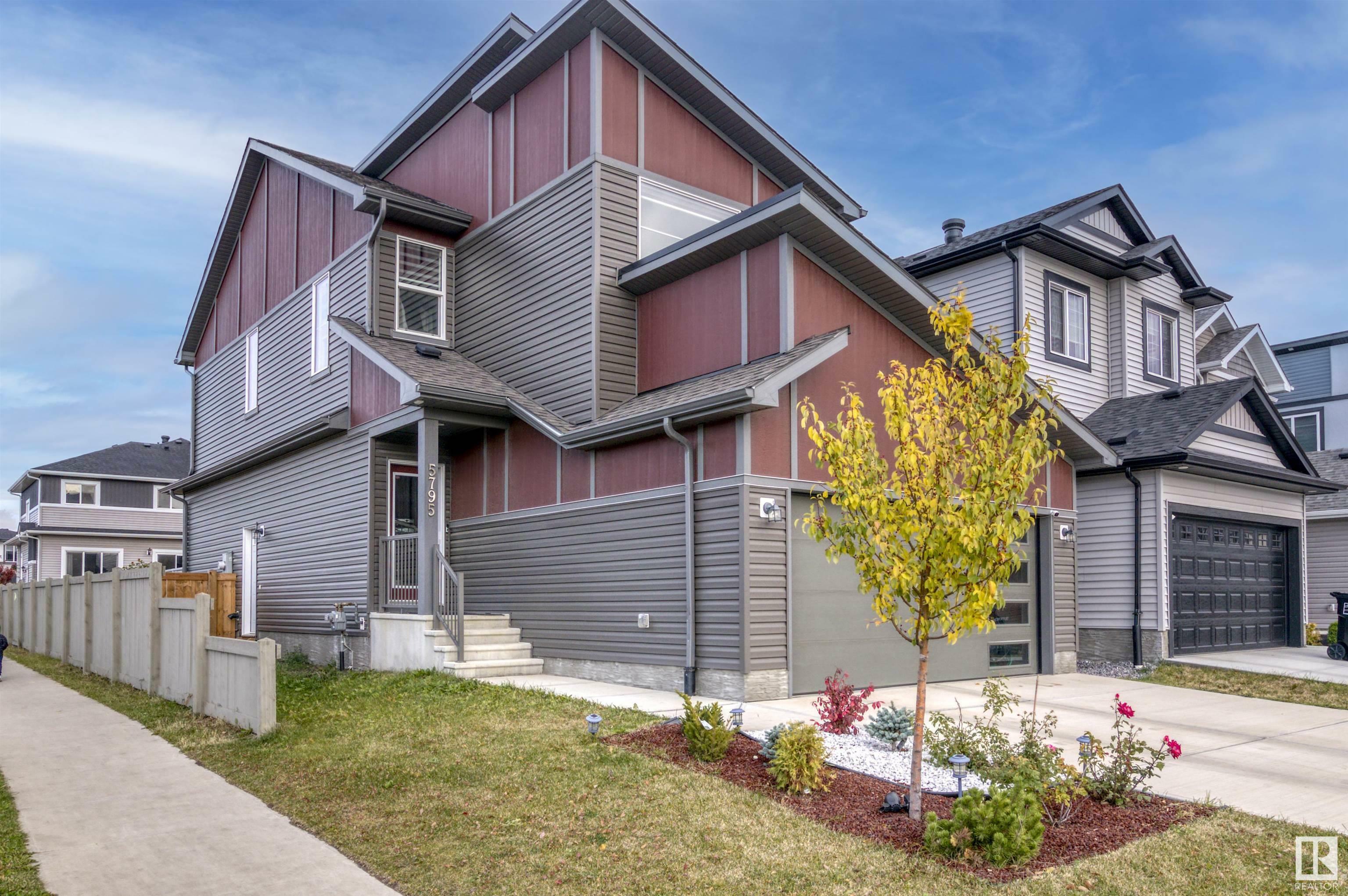 Property Photo:  5795 Cautley Crescent SW  AB T6W 4X8 