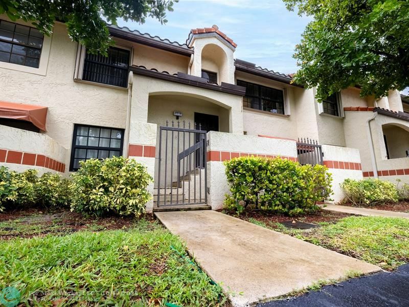 Property Photo:  2510 Congressional Way 2510  FL 33442 