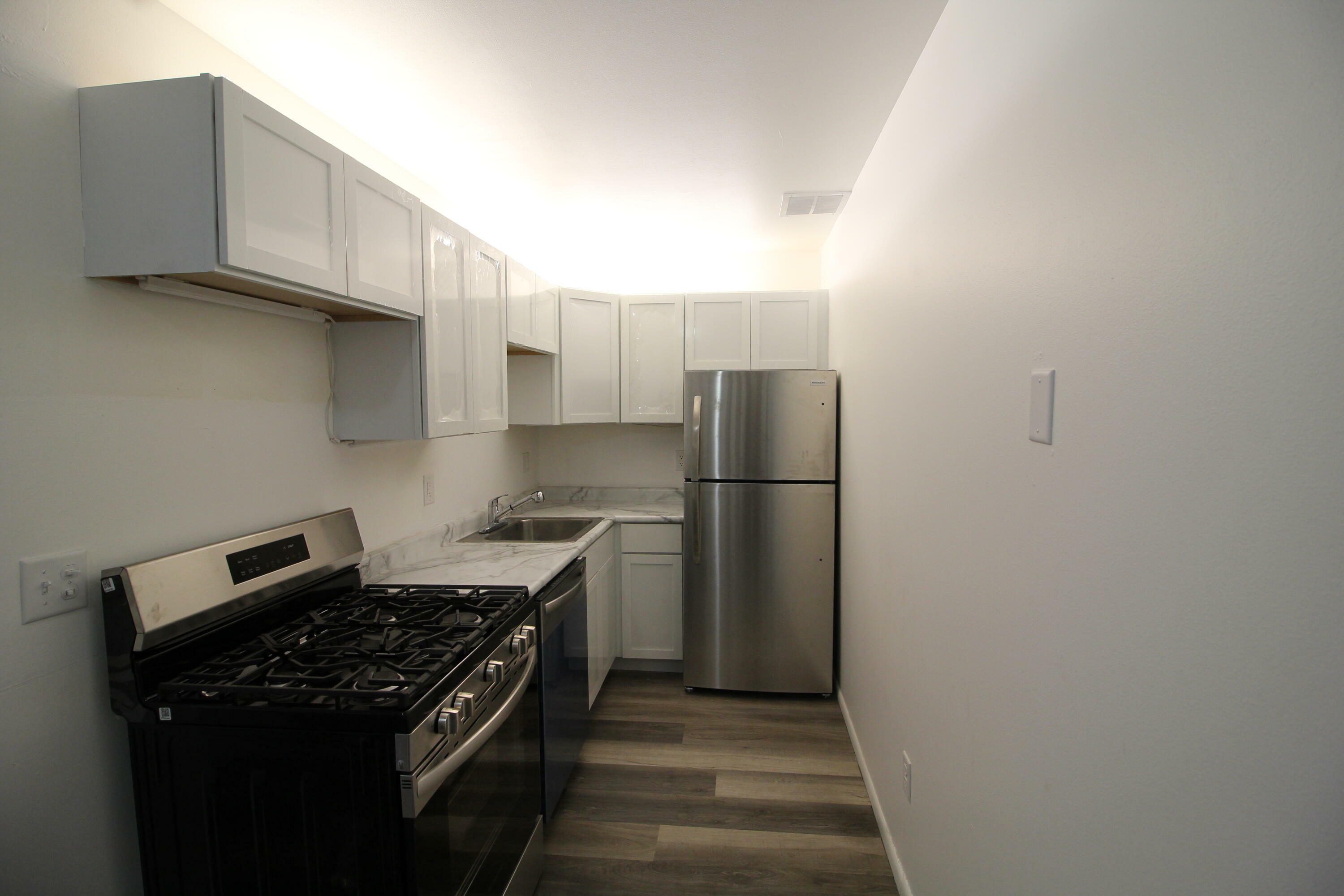 Property Photo:  2025 E Greenwich Ave 221  WI 53211 