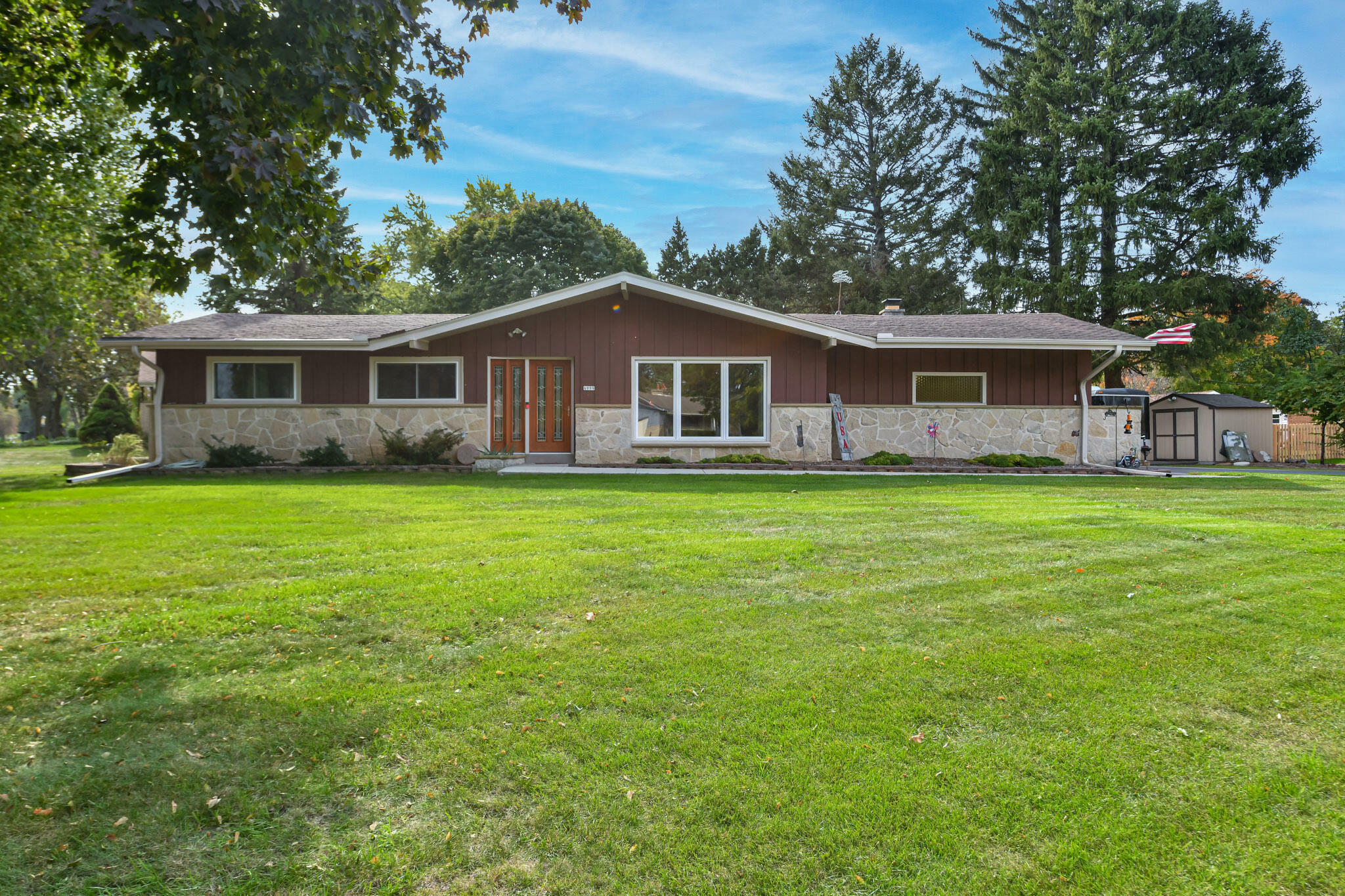 6999 N Crestwood Dr  Glendale WI 53209 photo