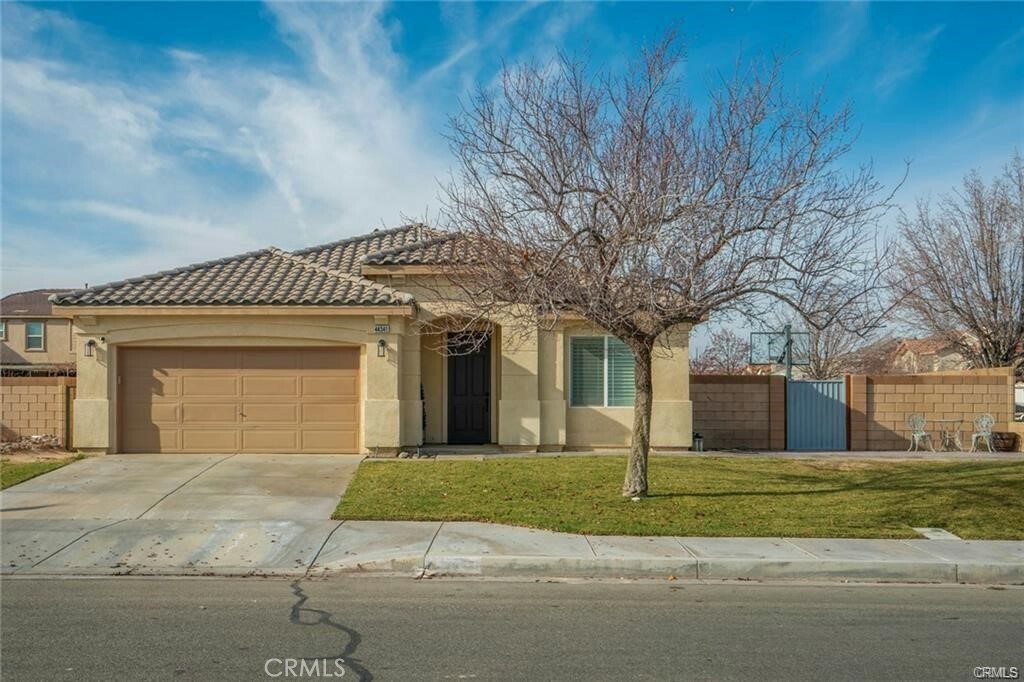 Property Photo:  44341 Dusky Willow Street  CA 93536 