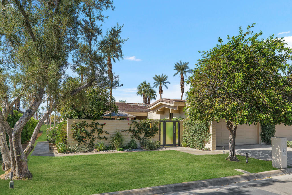 Property Photo:  44851 Desert Horizons Drive  CA 92210 