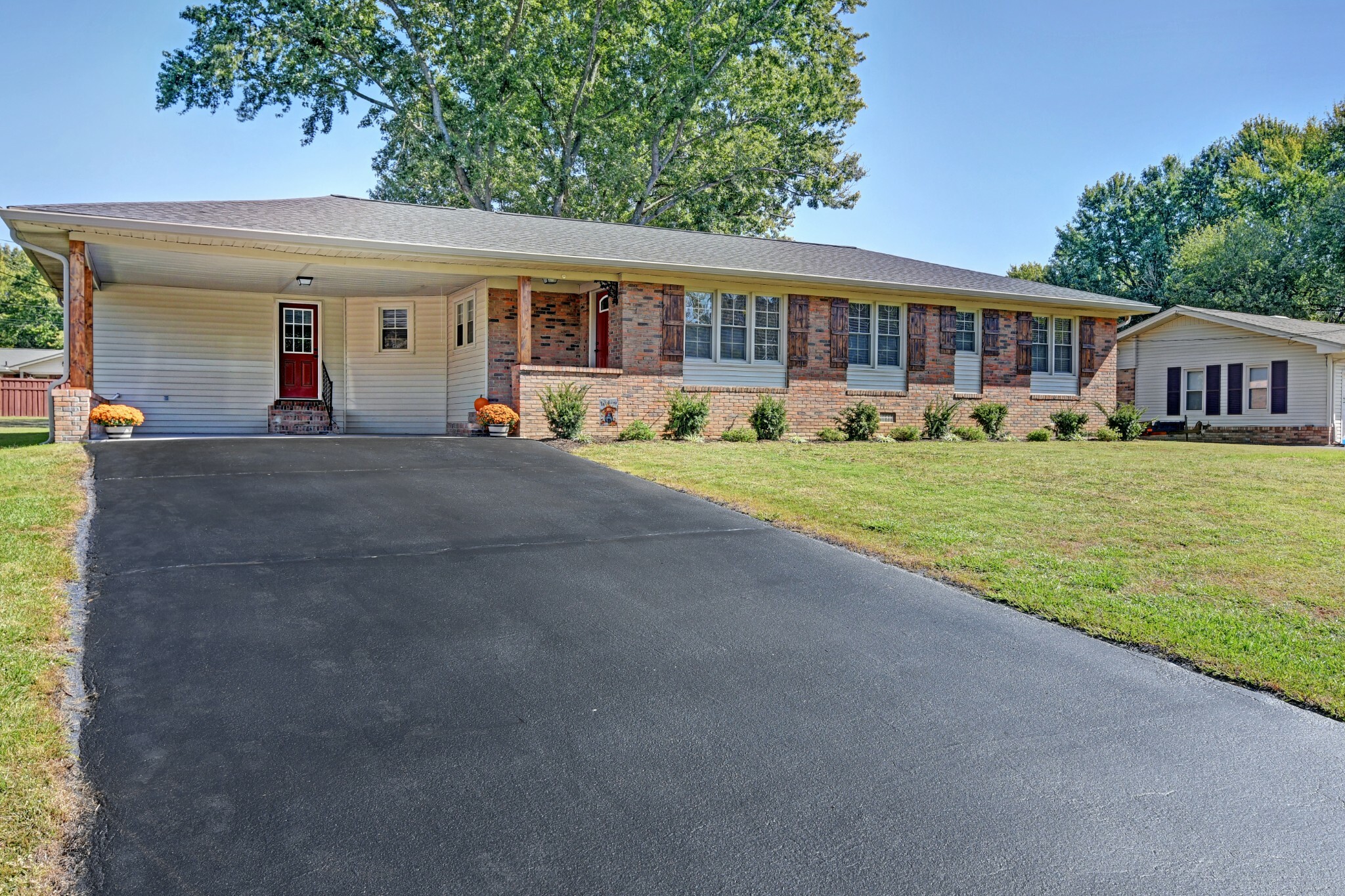 Property Photo:  207 Donna Dr  KY 42240 