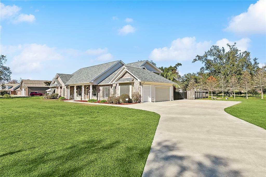 Property Photo:  212 Cedar Grove Lane  LA 70037 