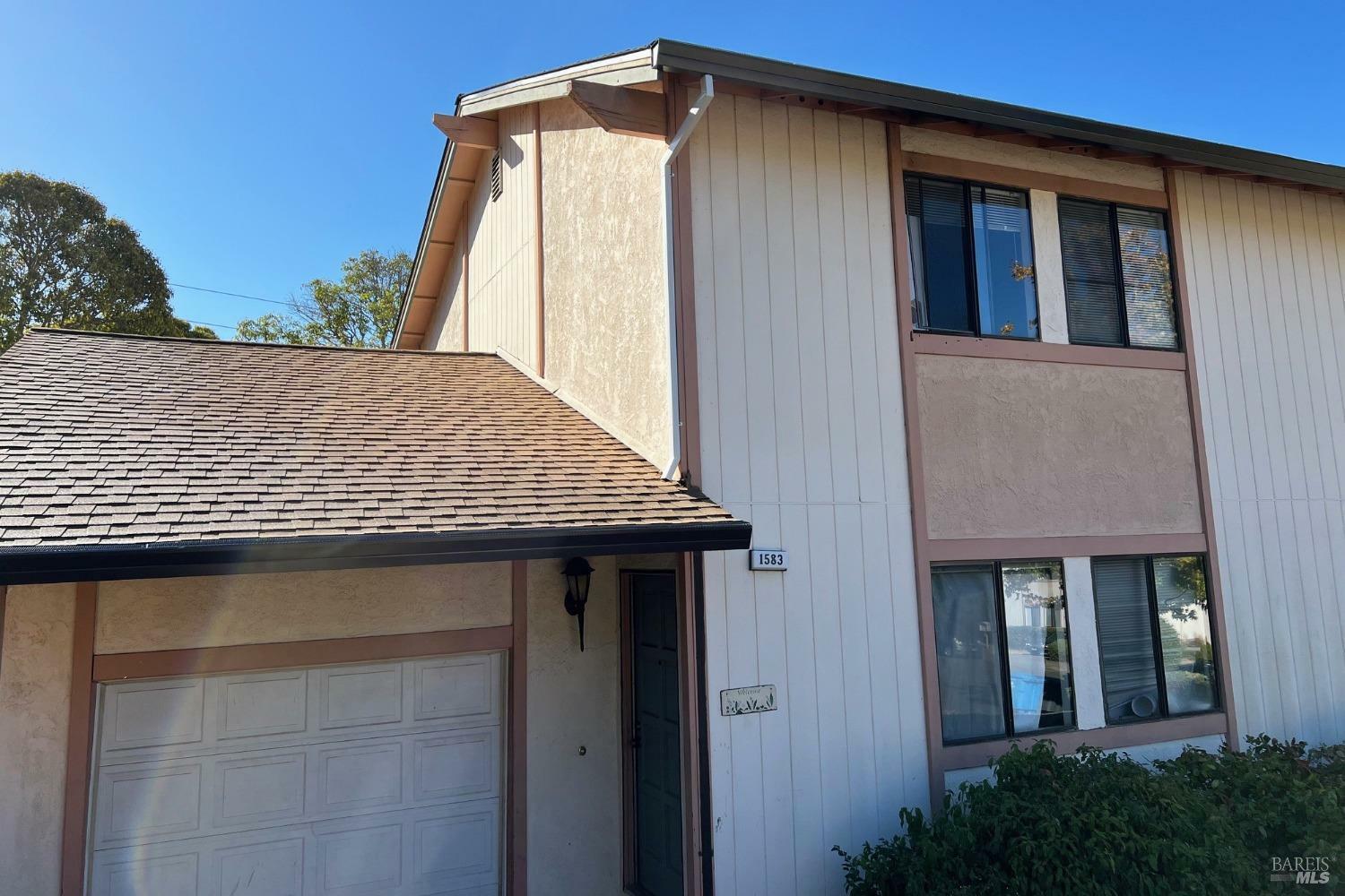 Property Photo:  1583 1587 Merritt Drive  CA 94949 