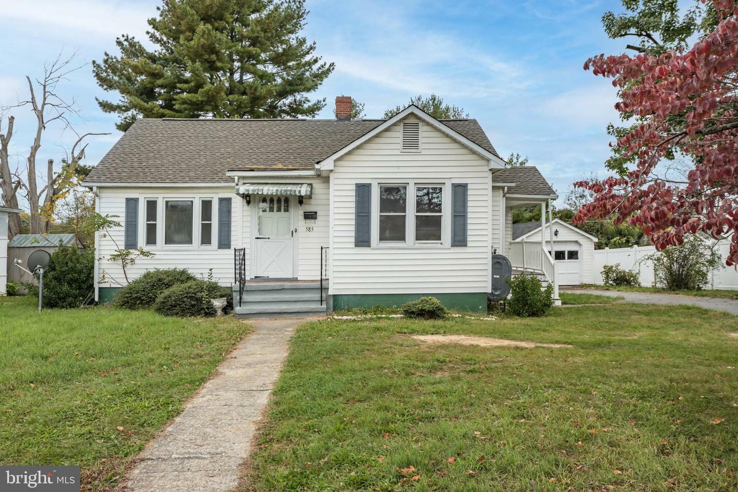 Property Photo:  585 Jefferson Avenue  WV 25414 